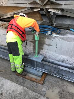 Post-tensioned rock and soil anchors provide an optimal solution for dam stabilization.